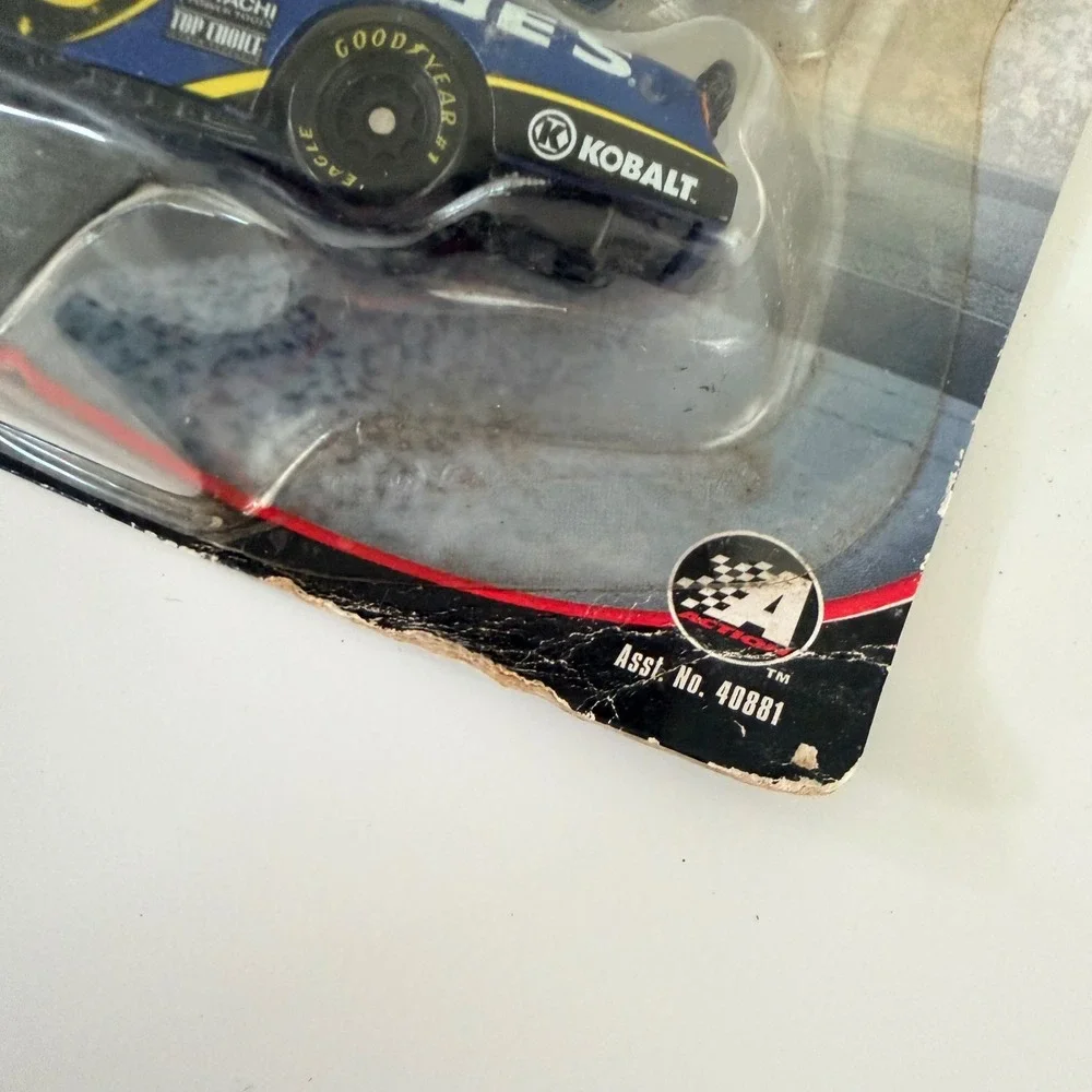 Winner's Circle Jimmie Johnson 48 Lowes NASCAR 1:64 Diecast Car with Hood Magnet